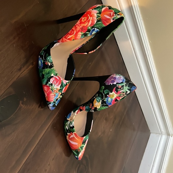 Multi coloured pump 4.5 inches heel - Picture 2 of 4